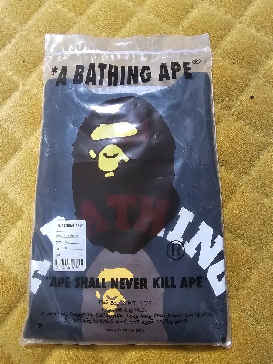 A BATHING APE アベイシングエイプ グラフィック ブラック XL Tシャツ 新品