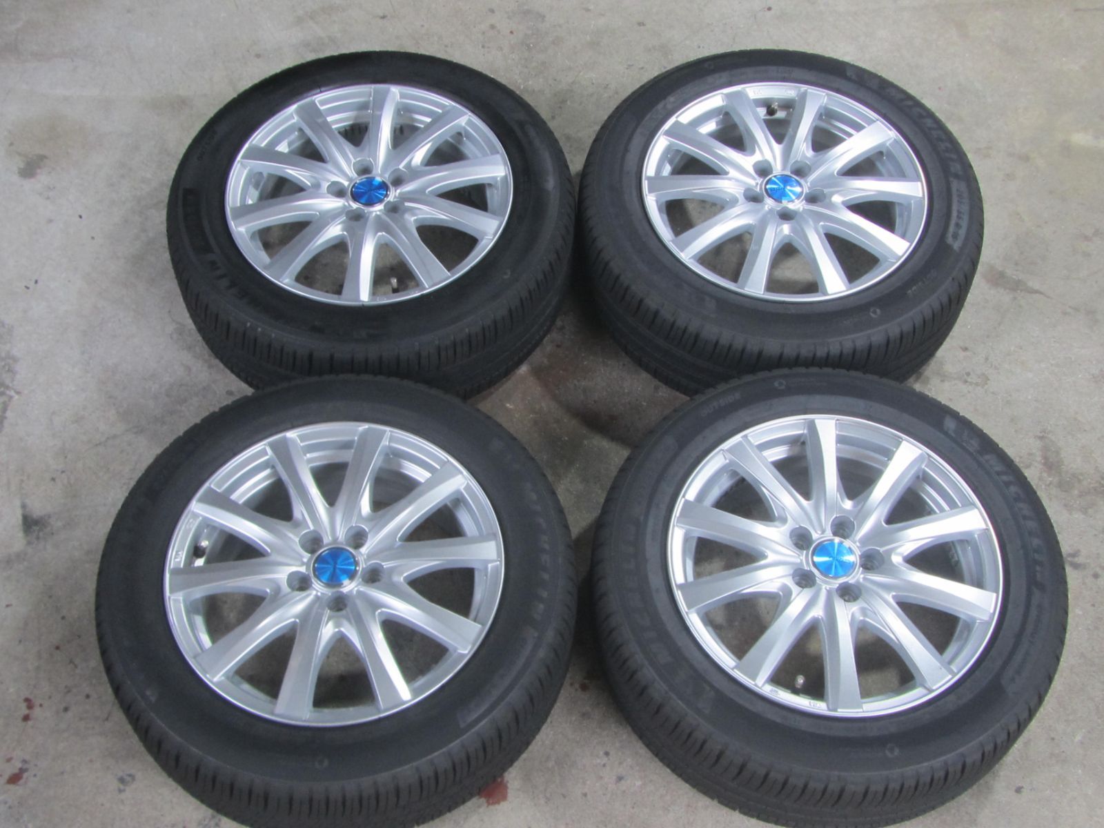 2024年製 ホイール美品】205/55R16 サマータイヤ ミシュラン 86