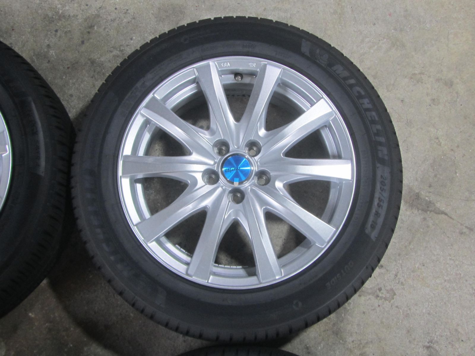 2024年製 ホイール美品】205/55R16 サマータイヤ ミシュラン 86 