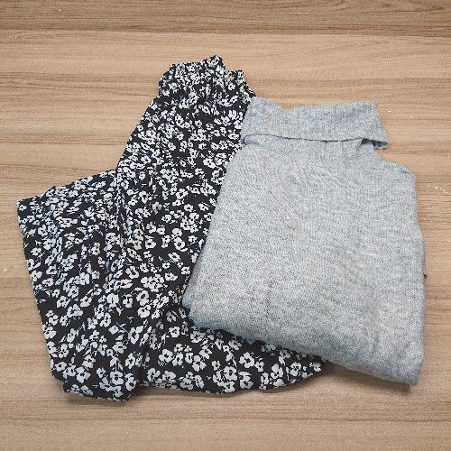 ◇ 《 ノーブランド まとめ商品 2点セット サイズM ストレッチ 起毛 ウエストゴム 花柄 ニット スカート レディース 》 E 【1310300005872】