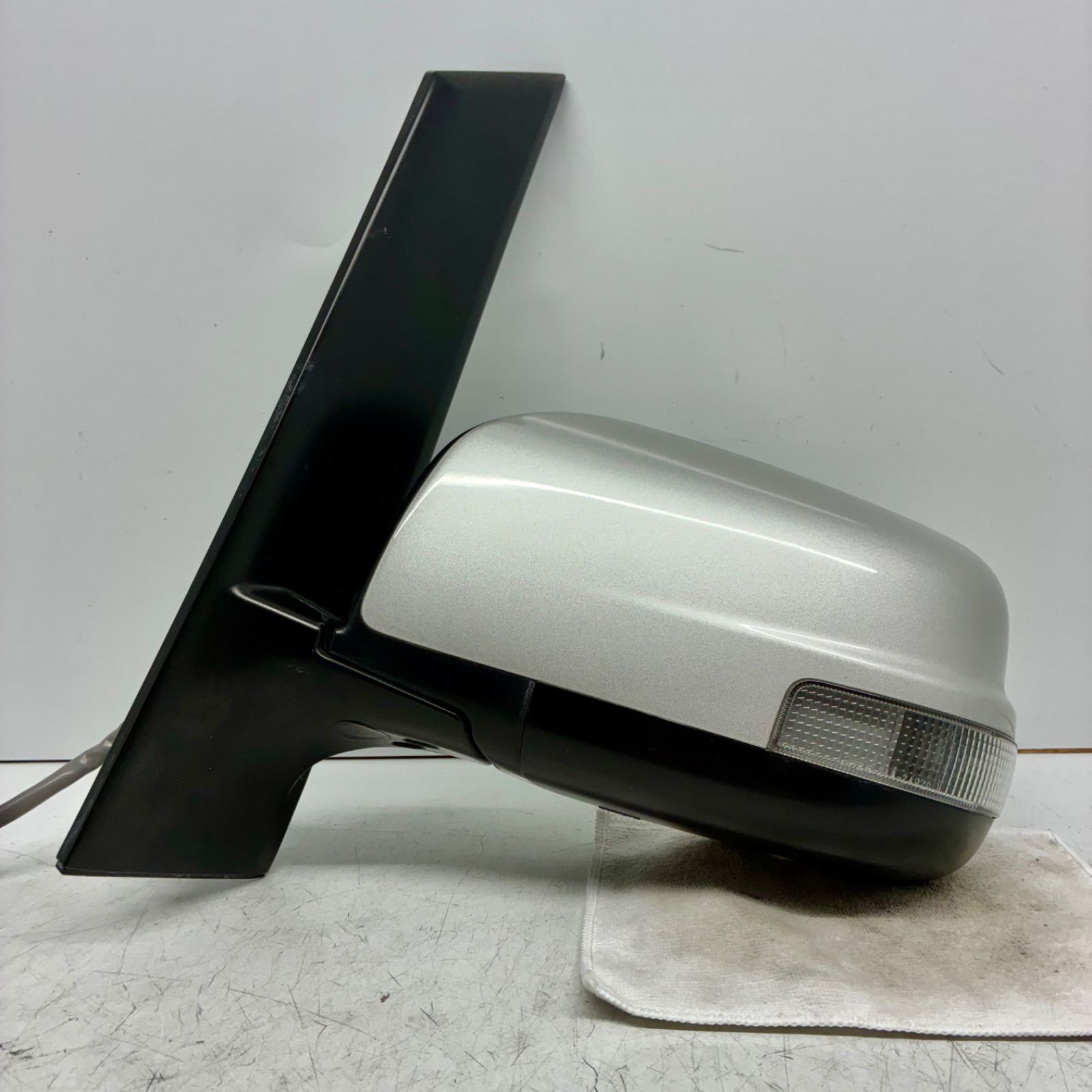 日産 C25 CC25 NC25 CNC25 セレナ ドアミラー サイドミラー 左 左側 助手席側 L ウィンカー付 9ピン 9P 動作確認済 銀 シルバー P80579