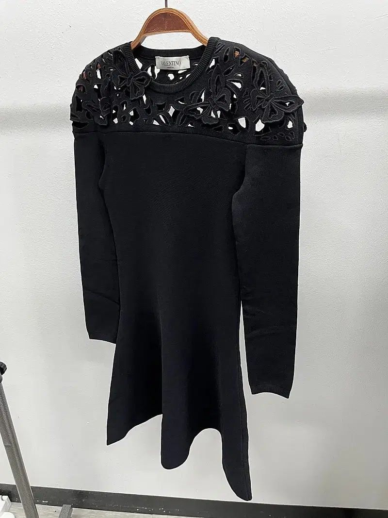 レディース) Valentino ヴァレンティノ 蝶 ニット ONE PIECE