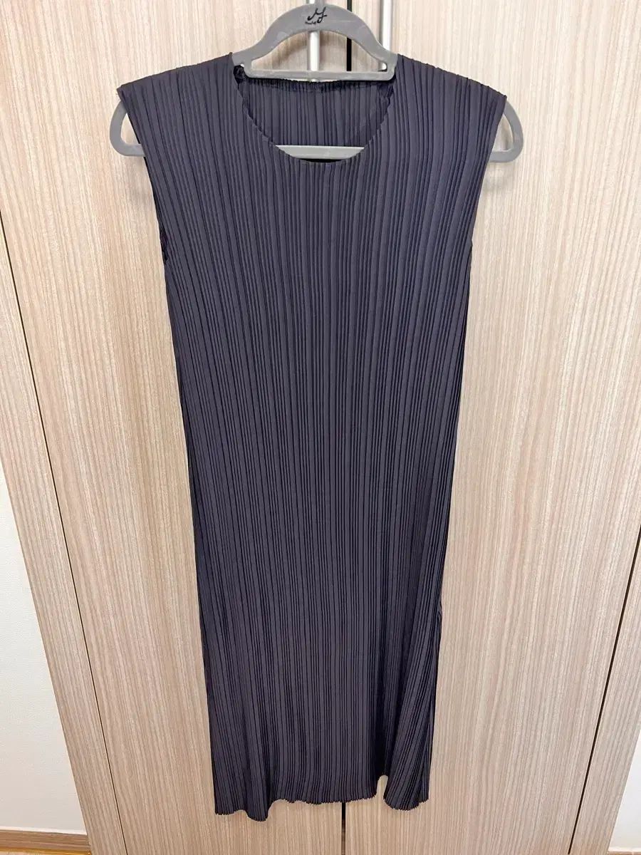 プリーツミー 新品 ノースリーブ ワンピース