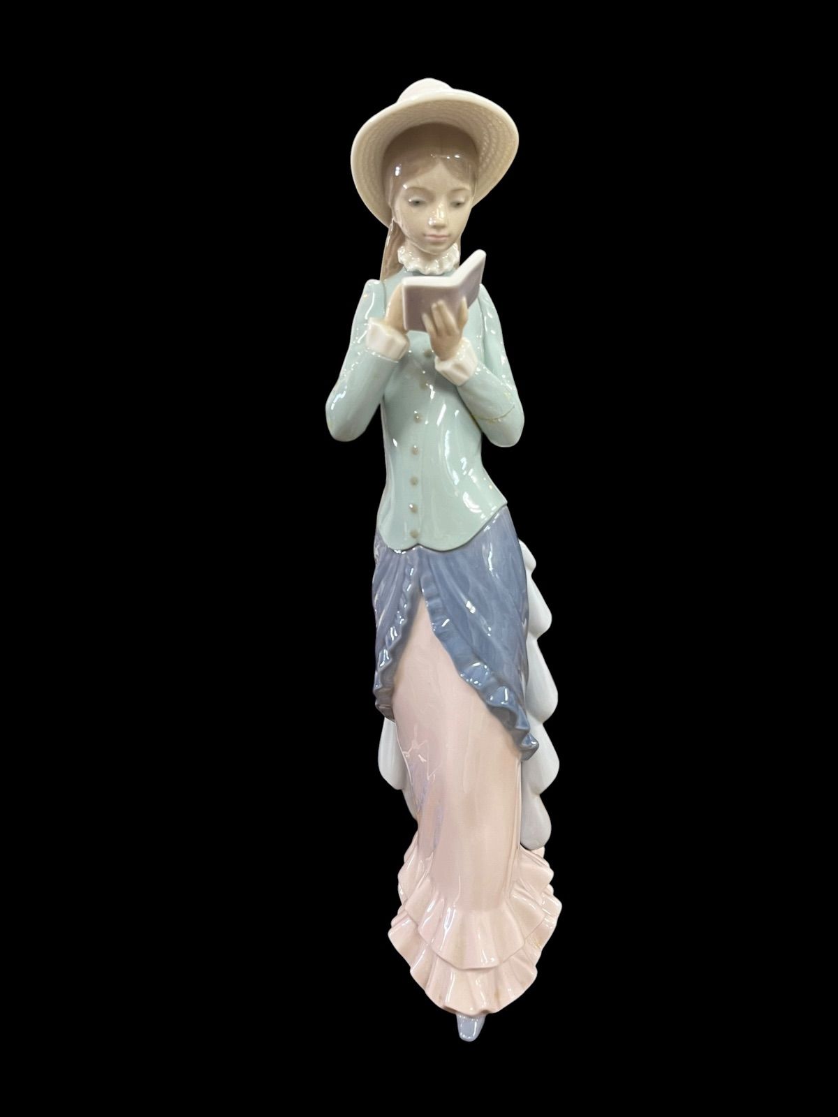 リヤドロ LIADRO 読書する貴婦人 エレガント スペイン 廃盤