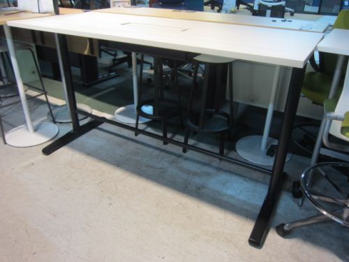 【中古品】オカムラ ハイテーブル 87AGMH MDA4 ナチュラル