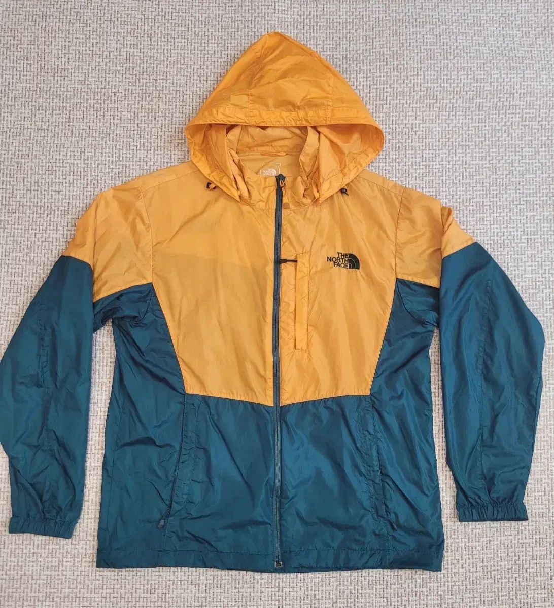 THE NORTH FACE ザノースフェイス ウィンドブレーカー 100(L) イェロー/グリーン