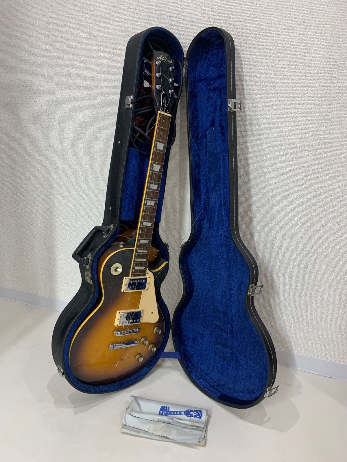 ！【弦切れてる】Gibson Les Paul ギター エレキギター ケース付き【楽器1】【40】