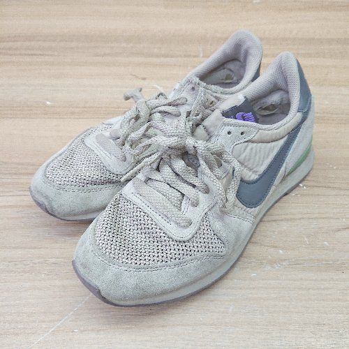 ◇ NIKE ナイキ スニーカー サイズ23.5 グレー系 レディース E 【1406050099718】