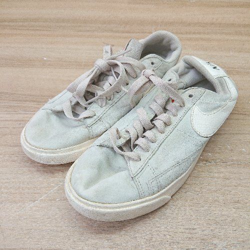 ◇ NIKE ナイキ スニーカー サイズ23.5 ミントグリーン レディース E 【1406050099886】