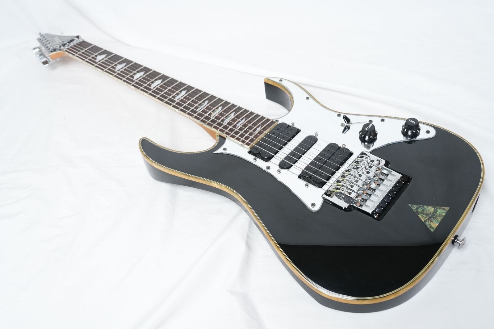 ☆Ibanez UNIVERSE UV777P BK Steve Vaiモデル 7弦ギター 2001年製