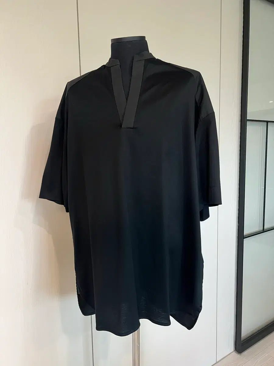 Juun.J ブラック シルク チャイナネック シャツ