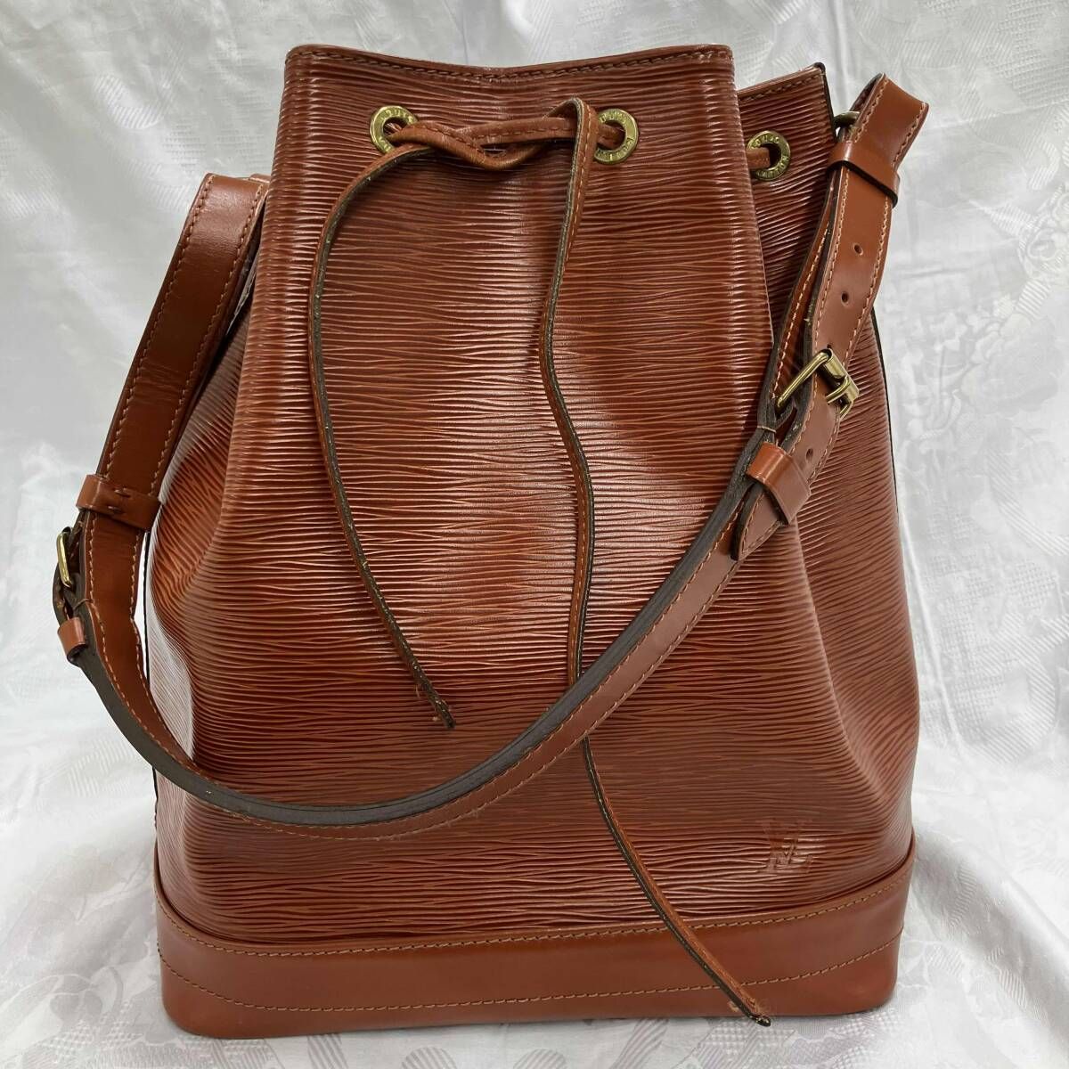 美品】ルイヴィトン ノエ エピ ハンドバッグ ショルダーバッグ ケニア