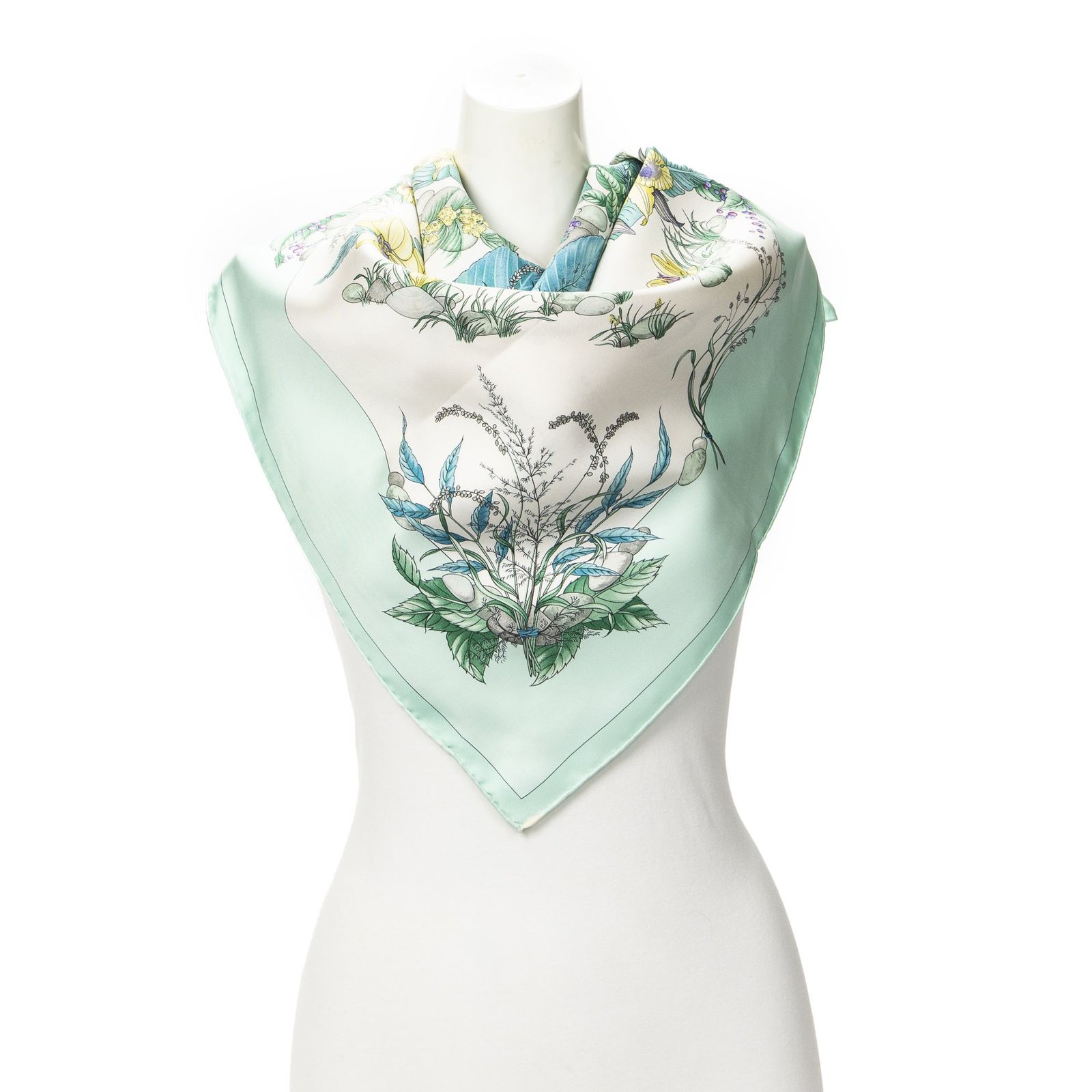 [中古] HERMES エルメススカーフライトグリーン、白100% ツイルシルクA