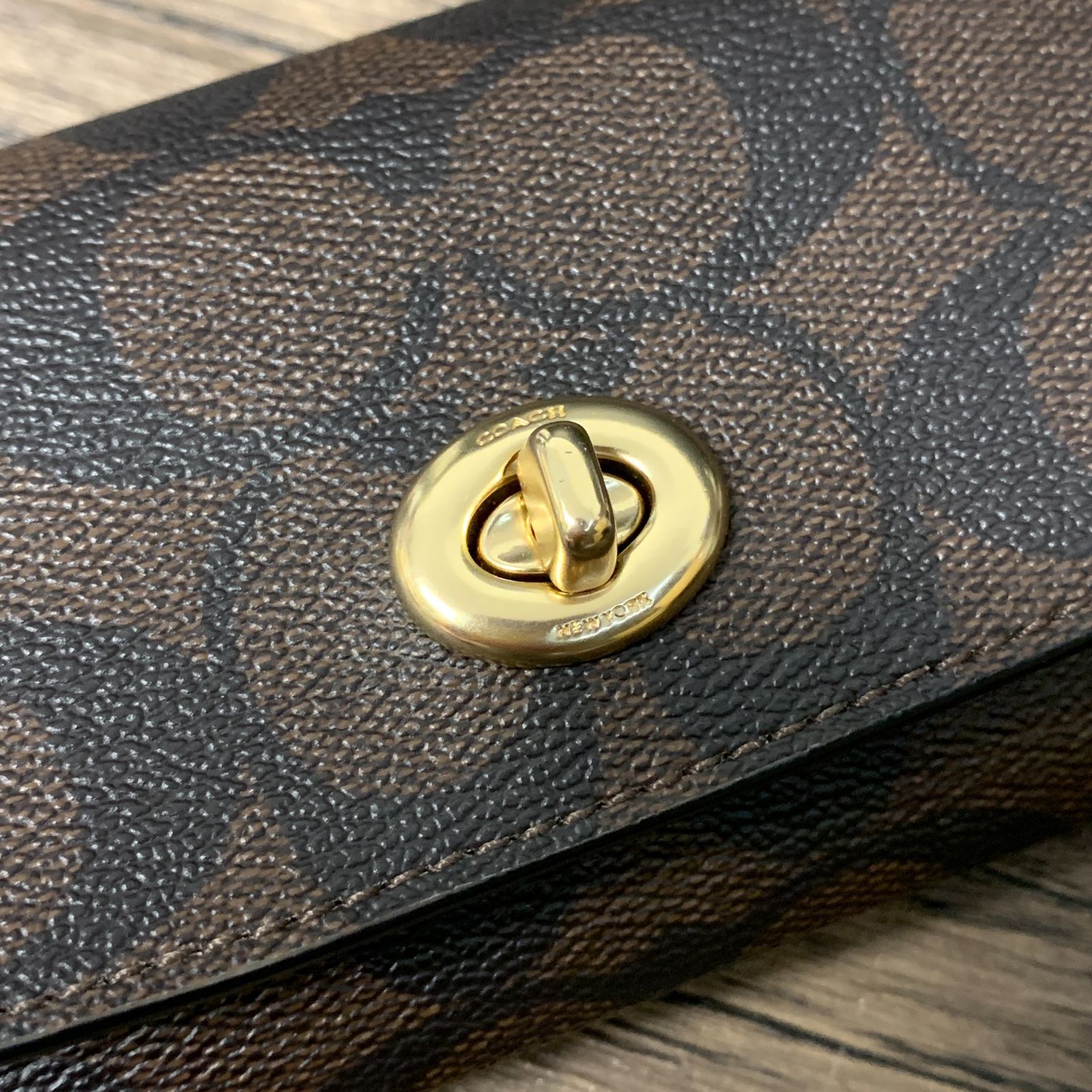 むつ85-051561] [併売] COACH シグネチャー メガネケース 73639 - メルカリ