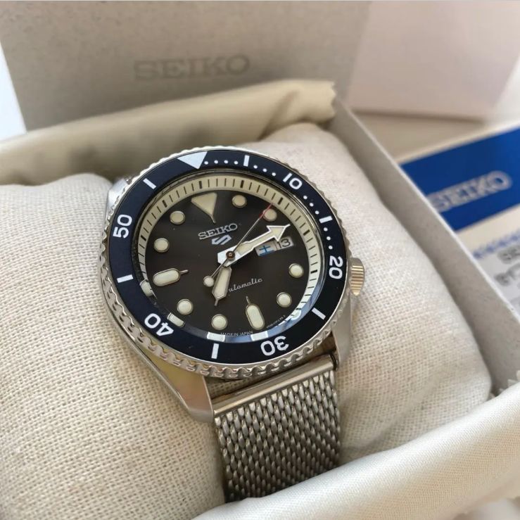 【美品】セイコー 5スポーツ SBSA017 SKX series 黒文字盤 メッシュベルト 128162