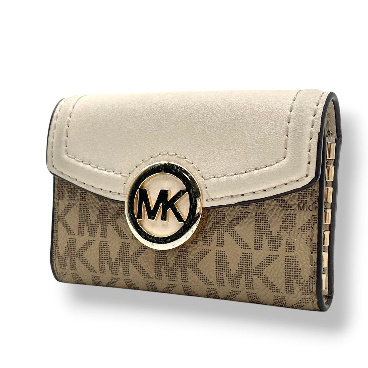【良品】 マイケルコース MICHAEL KORS キーケース 6連 シグネチャー PVC レザー ベージュ ホワイト 白 ゴールド ロゴ 金具 スタイリッシュ エレガント レディース コンパクト 鍵 収納 定番 人気 おしゃれ かわいい お出かけ M2
