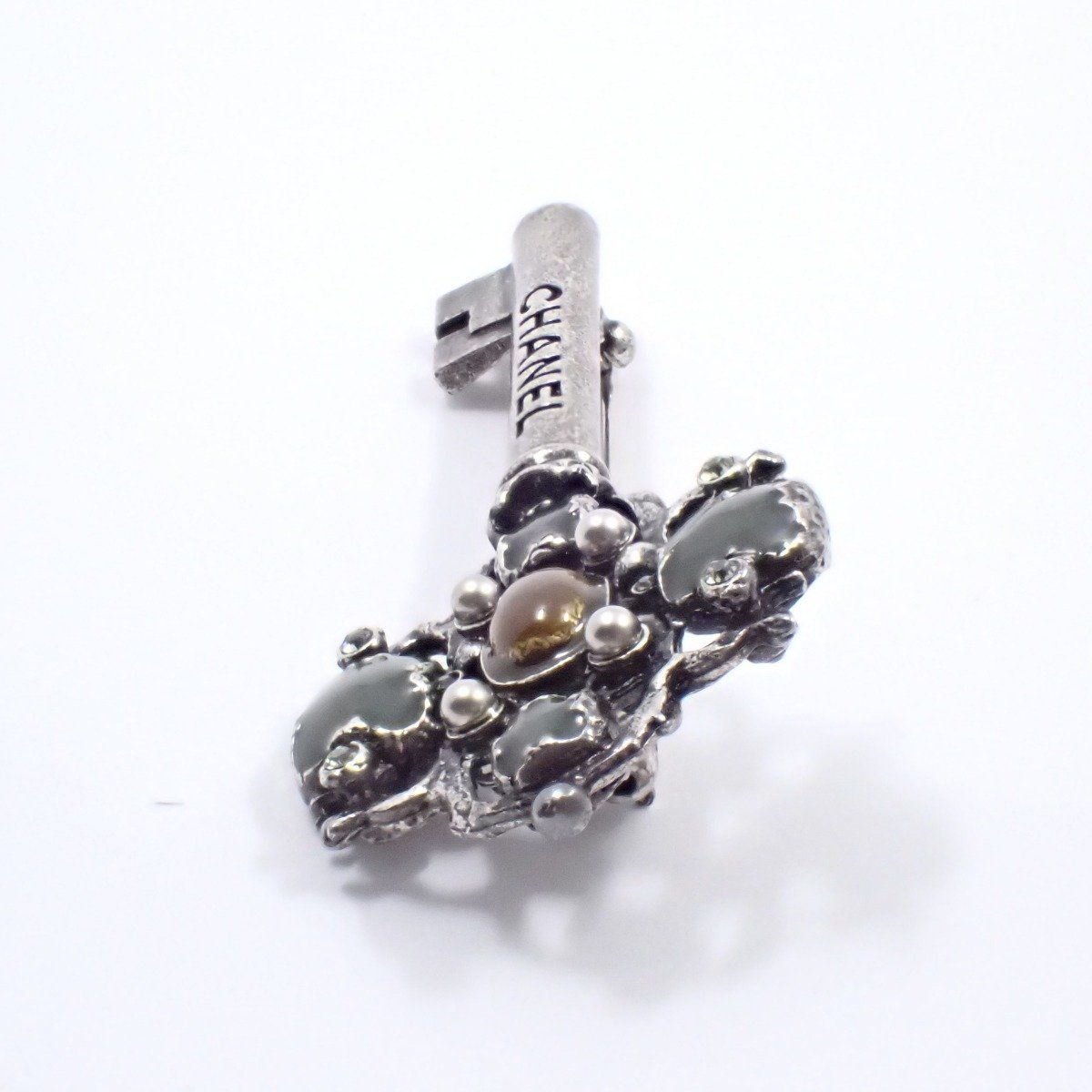 【専用】CHANEL 鍵モチーフ ブローチ CHANEL シャネル 鍵 キー モチーフ ブローチ 17A シルバー色金具