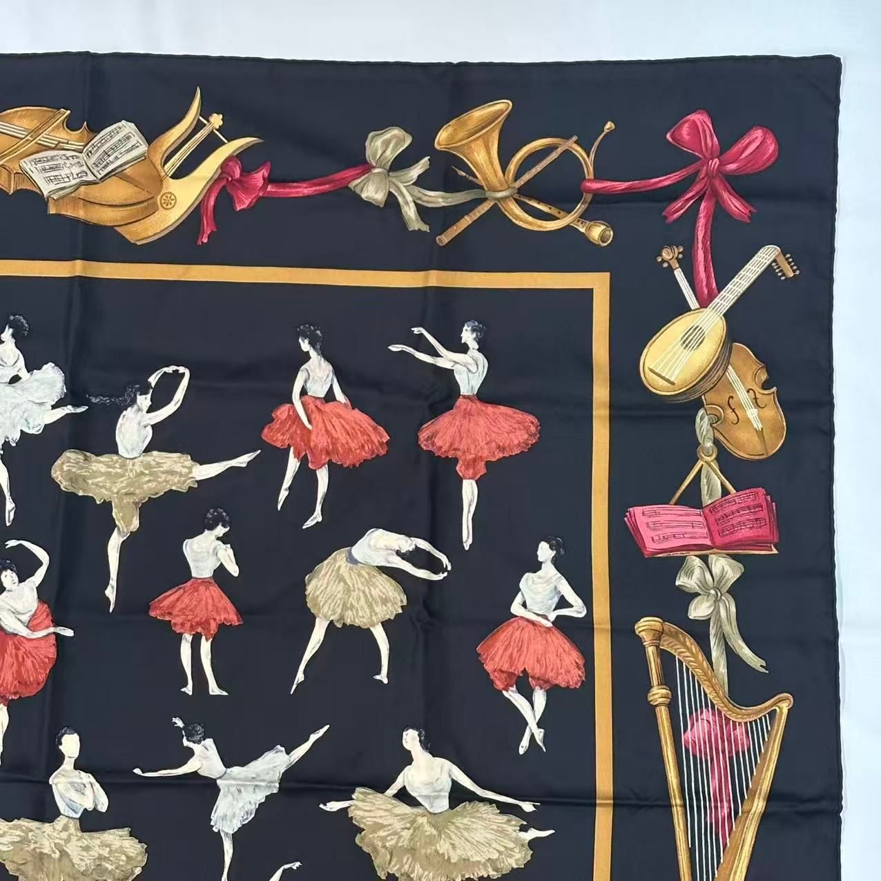 極美品 HERMES エルメス カレ90 スカーフ シルク La Dance バレエの