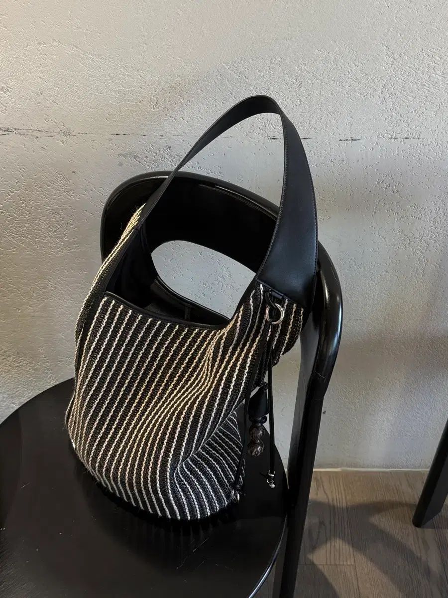 반로에 NEO shoulder Raffia B028 / ブラック