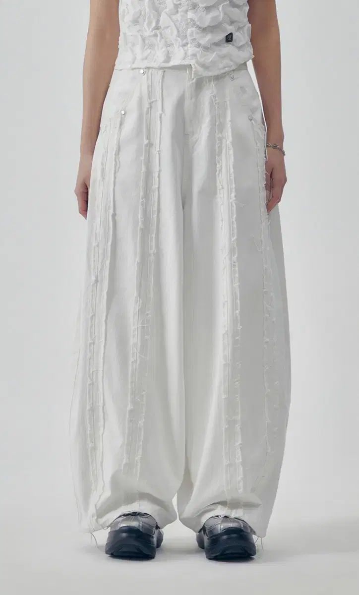 新品)TREEMINGBIRD Raw Cut バルーン デニム パンツ 白 1 2