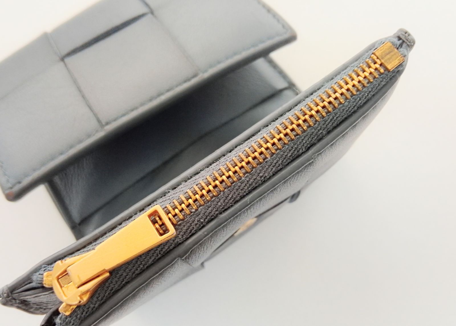 ARA08 ボッテガヴェネタ カセット コンパクトウォレット 3つ折り財布 ゴールド金具 ARA08 ボッテガヴェネタ カセット コンパクトウォレット 3つ折り財布 ゴールド金具