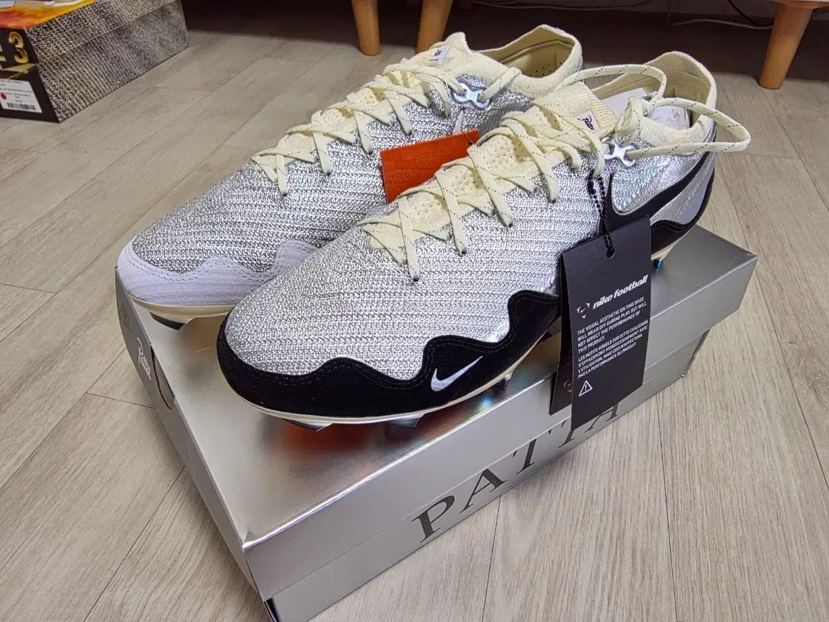 NIKE x patta(パッタ) マーキュリアル ズーム ベイパー 16 エリート FG SE 出品