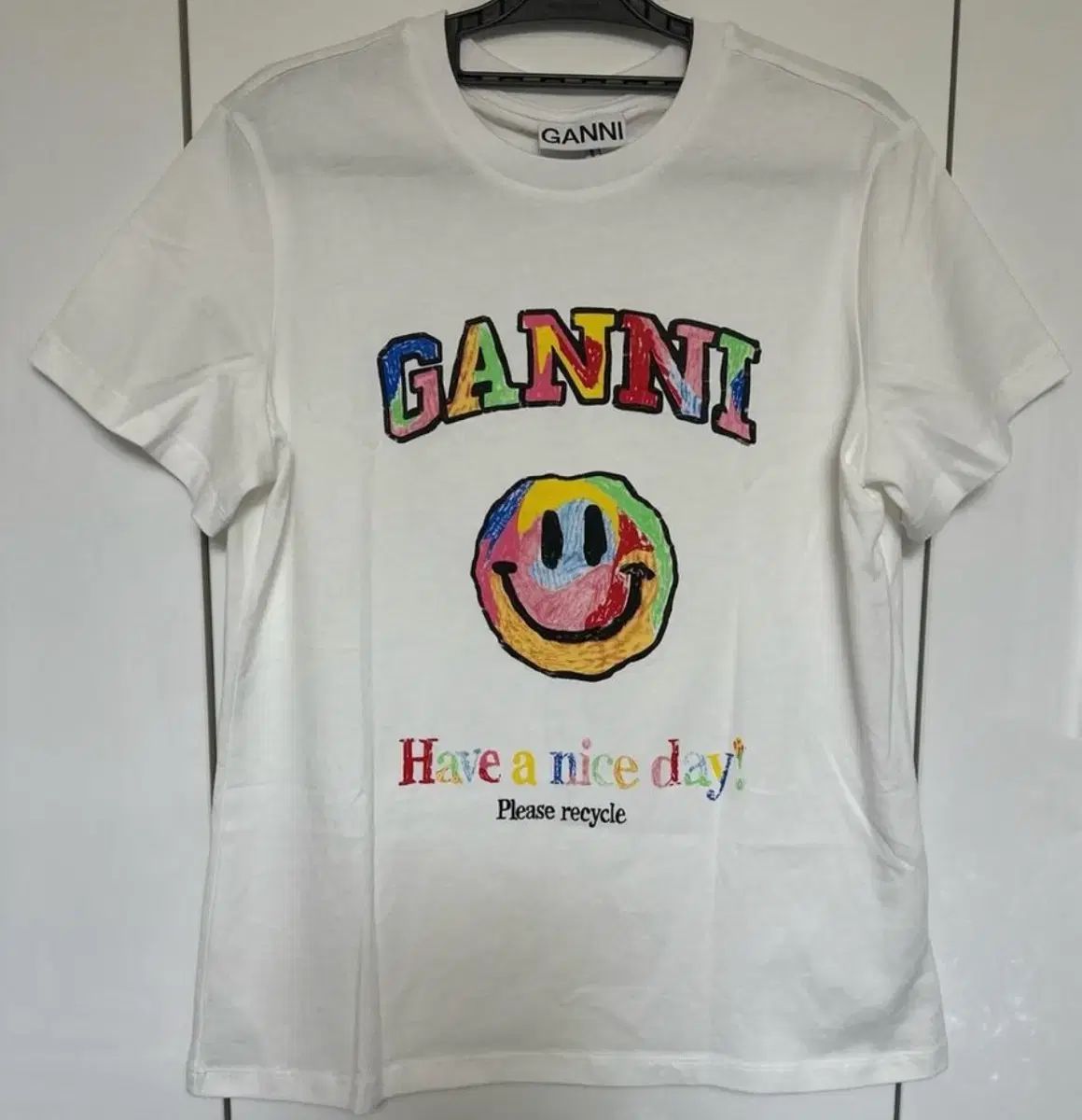 GANNI スマイ ルプリンティング 半袖 Tシャツ 白