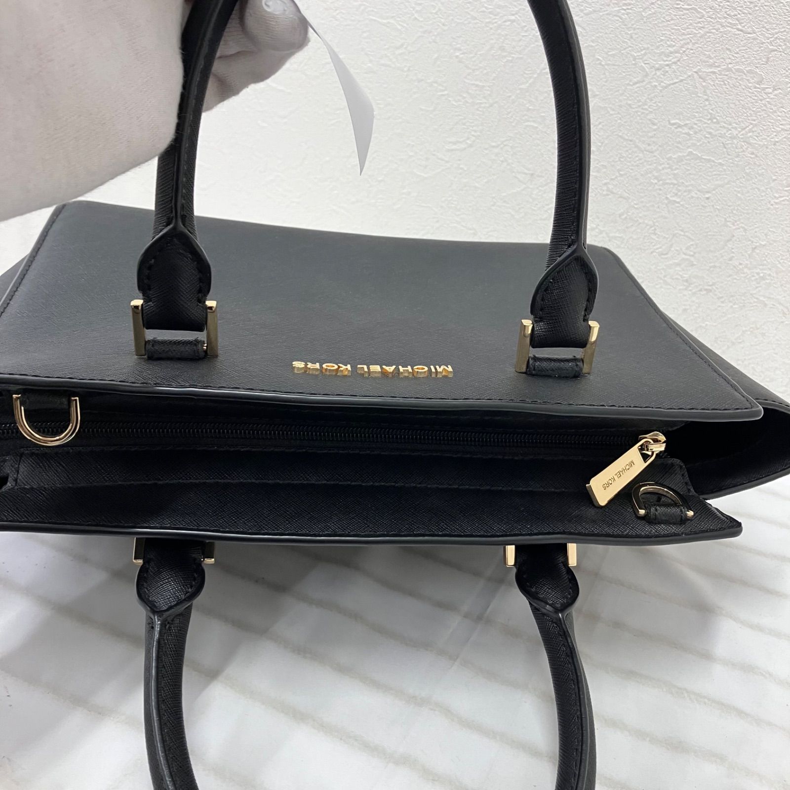 Y3317 MICHAEL KORS マイケルコース ハンドバッグ ブラック系 黒 無地 