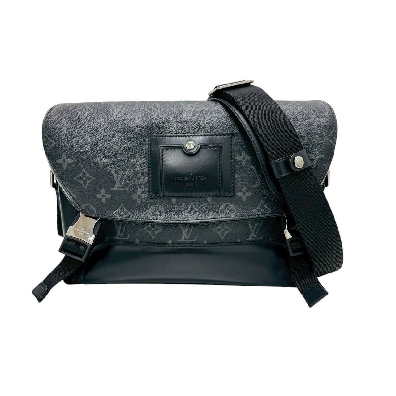 Louis Vuitton：ルイヴィトン　モノグラムエクスプリス メッセンジャー ヴォワヤージュPM M40511