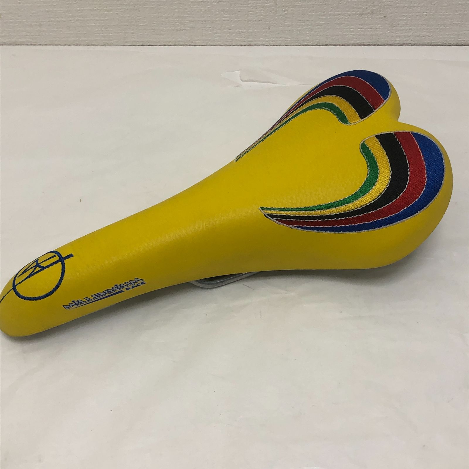 Selle San Marco Millennium Race サドル 美品 San Marco MILLENNIUM RACE サドル イエロー 刺繍 ビンテージ