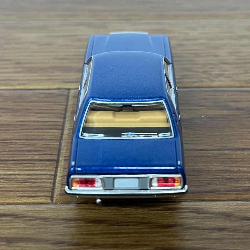 トミカリミテッドヴィンテージ ネオ 1/64 LV-N157b 日産ローレル