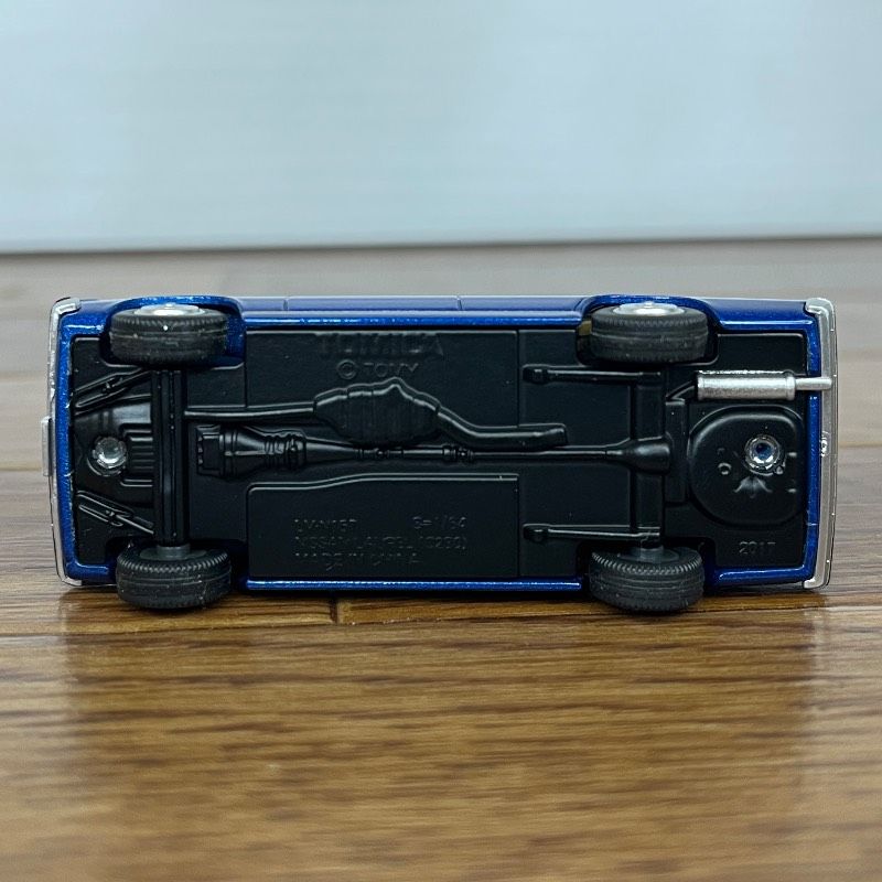 トミカリミテッドヴィンテージ ネオ 1/64 LV-N157b 日産ローレル