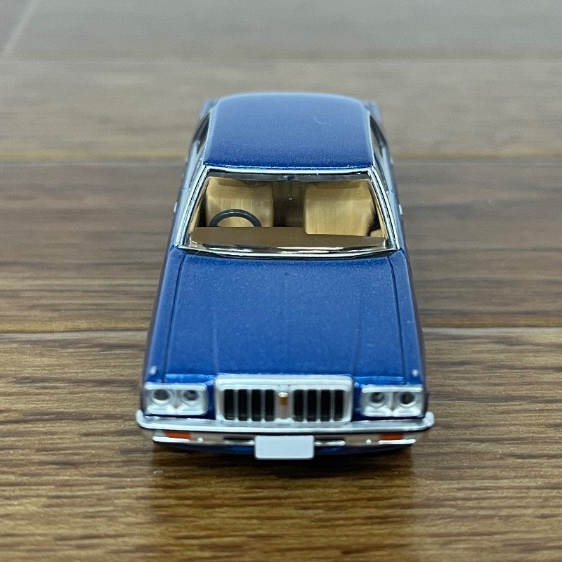 トミカリミテッドヴィンテージ ネオ 1/64 LV-N157b 日産ローレル