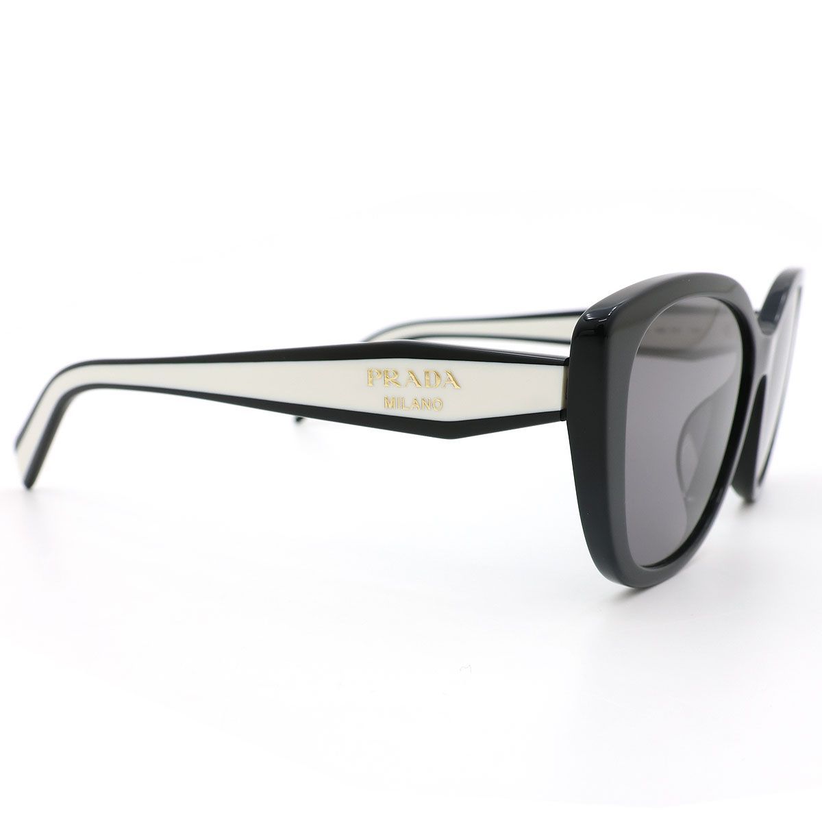 【 美品 】PRADA プラダ サングラス VPR B04-F 55□16 16K-101 140 ブラック ホワイト イタリア製 アイウエア ユニセックス フォックス型
