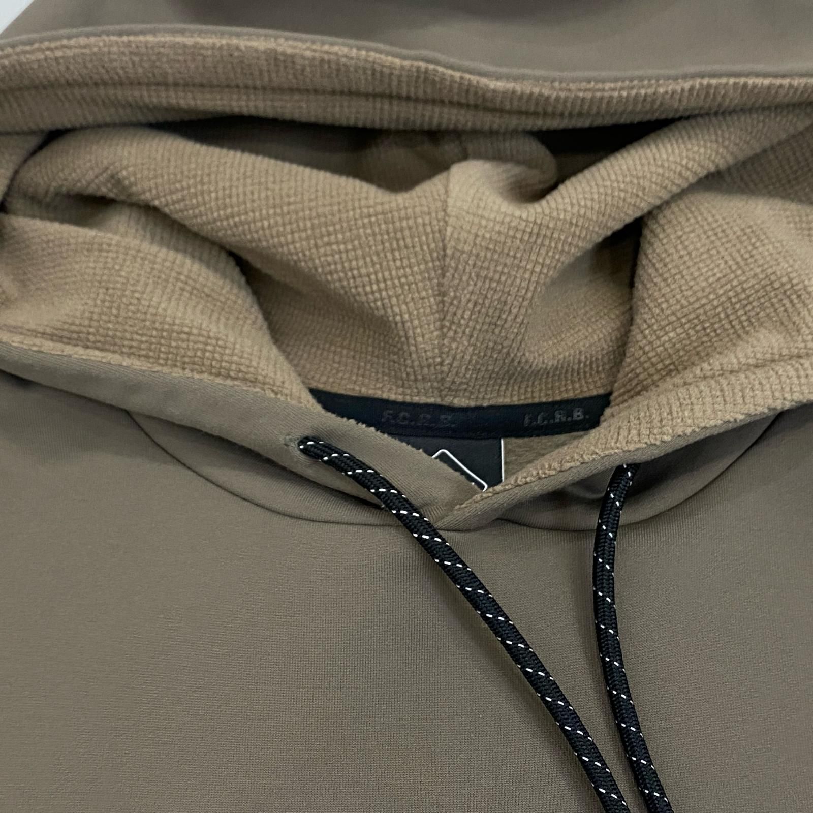 【姫路東店】 中古 FCRB | エフシーアールビー パーカー STRETCH FLEECE HOODIE FCRB-252031 プルオーバーパーカー 2025A/W ブラウン サイズ：L 【103】