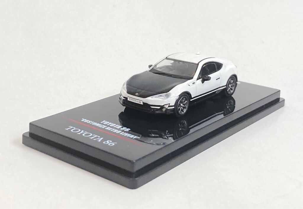 INNO Models 1/64 Toyota 86 ホワイト カスタマイズカラー