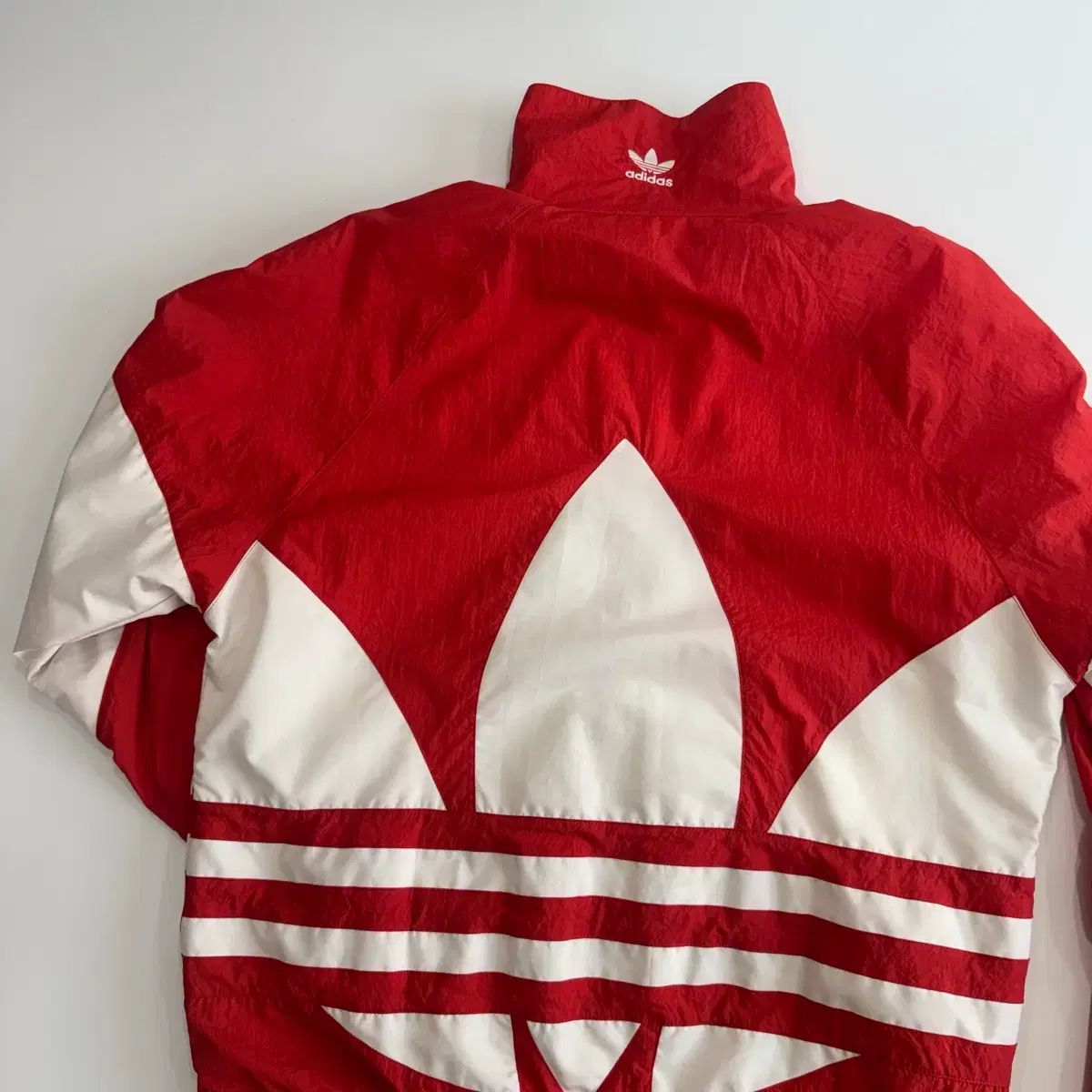 adidas アディダス BIG FIREロゴ レッド ウィンドブレーカー