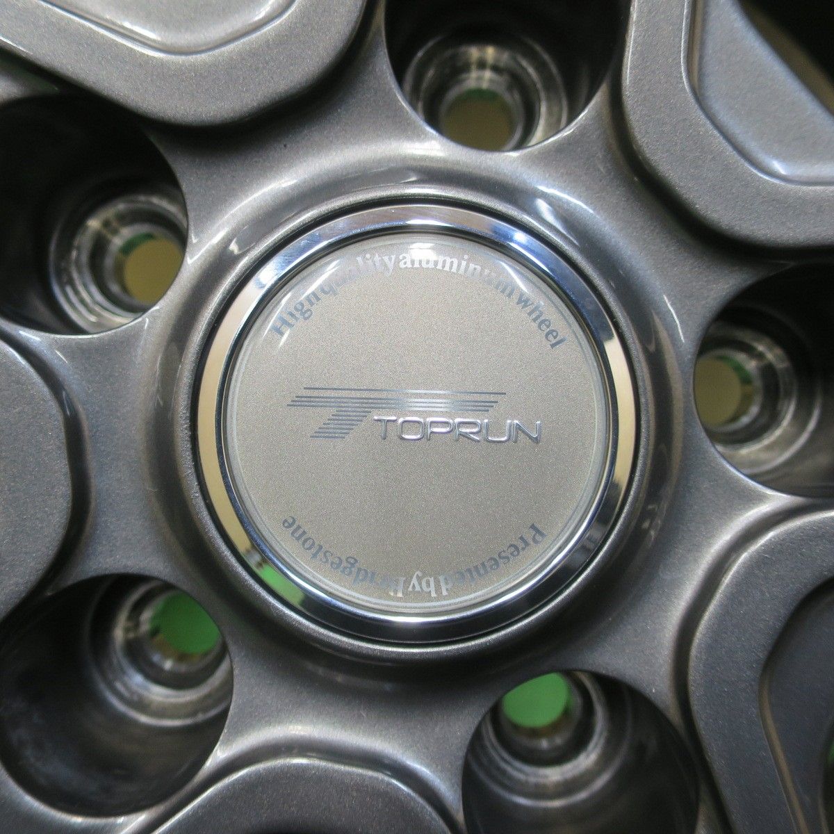 バリ溝！キレイ！9.5分☆スタッドレス 205/65R16 ブリヂストン 