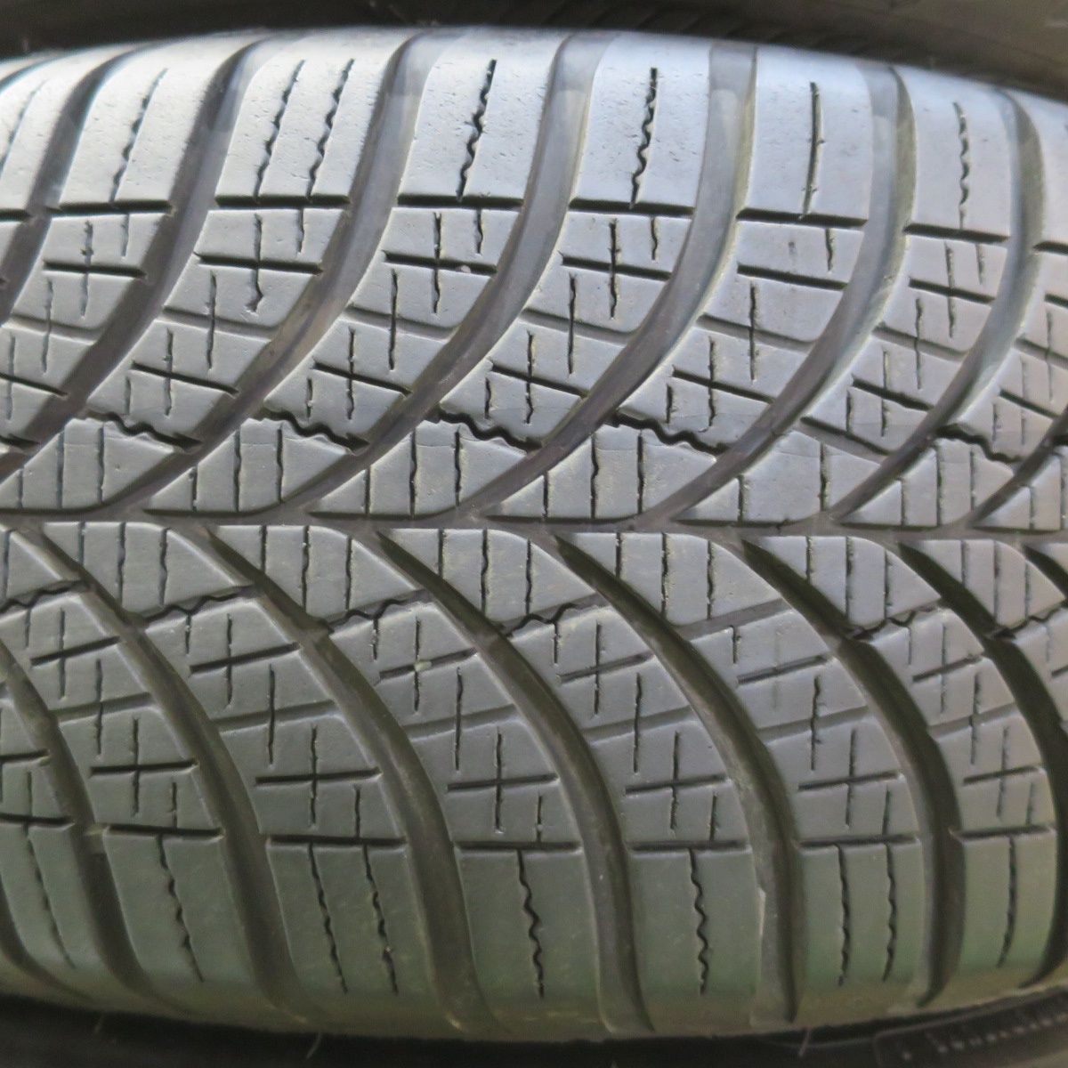 バリ溝！22年！8.5分☆日産 C26 セレナ 純正 195/60R16 グッドイヤー