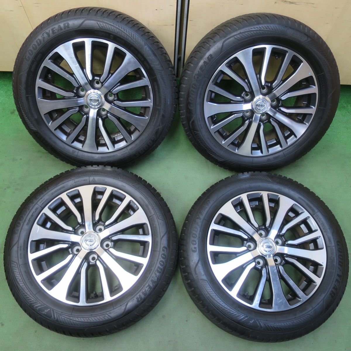 バリ溝！22年！8.5分☆日産 C26 セレナ 純正 195/60R16 グッドイヤー