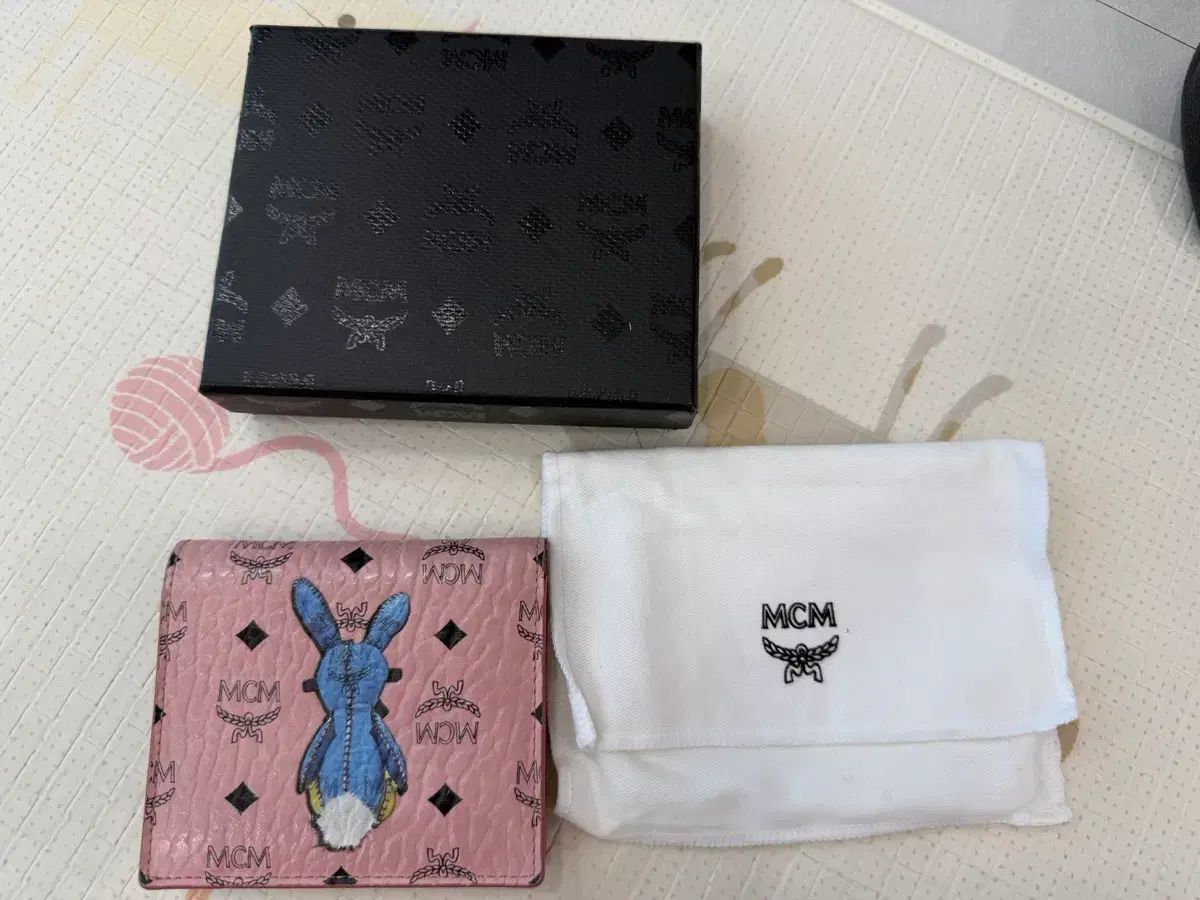 MCM うさぎ 中財布 ピンク