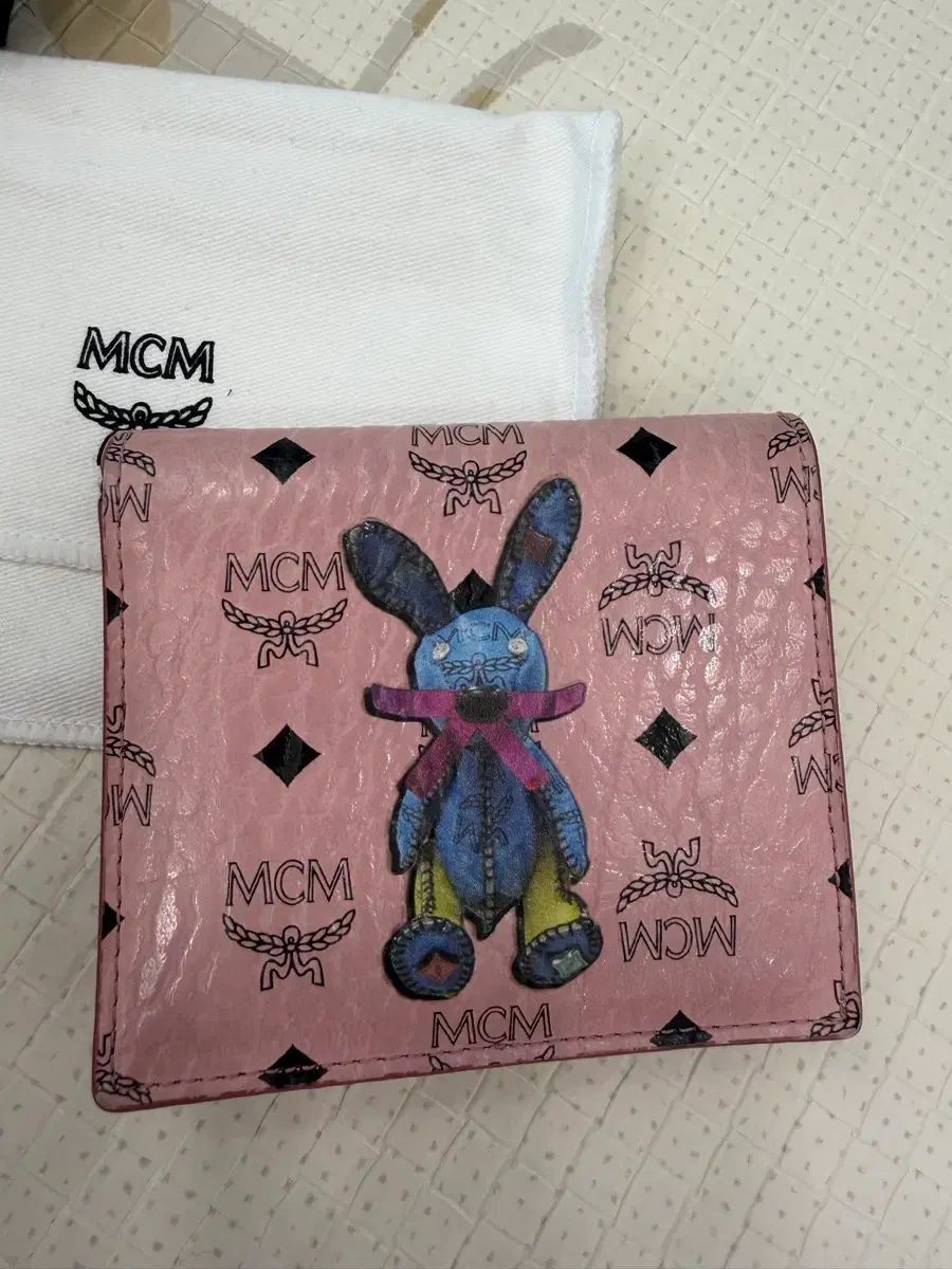 MCM うさぎ 中財布 ピンク