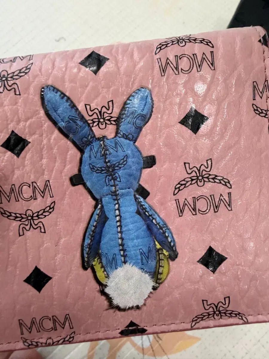 MCM うさぎ 中財布 ピンク