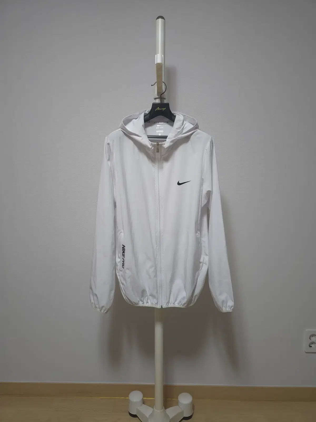 (2XL) ナイキ エア ドライフィット スウッシュ フーデッド 白 ウィンドブレーカー