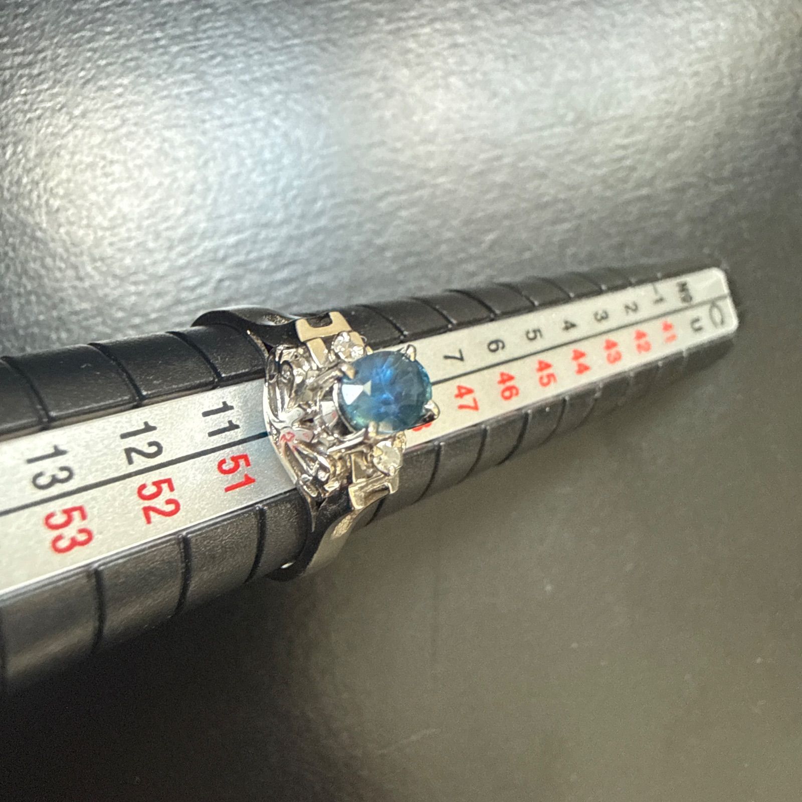 PT900天然サファイア0.65ct/ダイヤリング 3.6g #10 控えめデザイン！地 