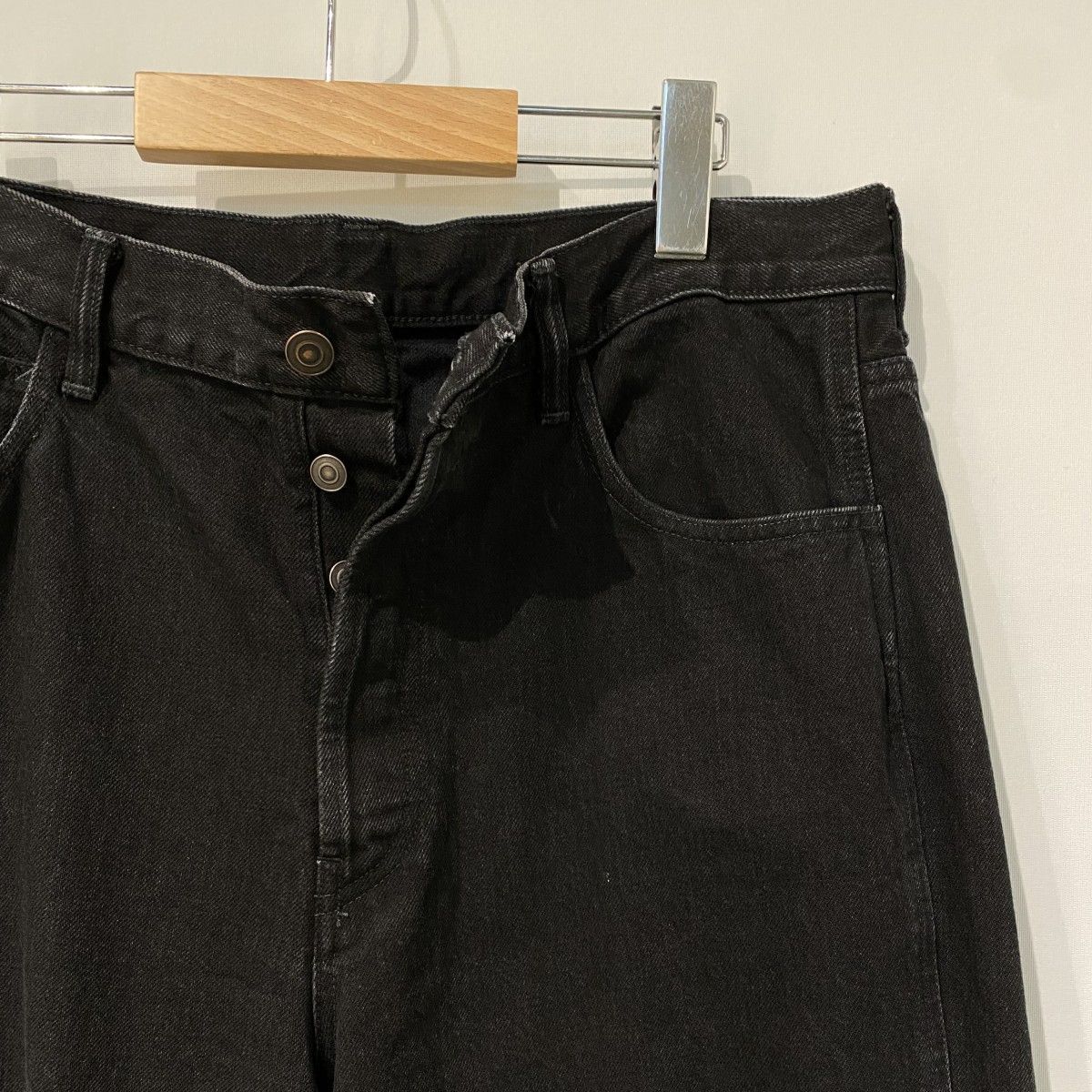 KAJA MEDIUM BAGGY BLACK DENIM PANTS 【公式通販】