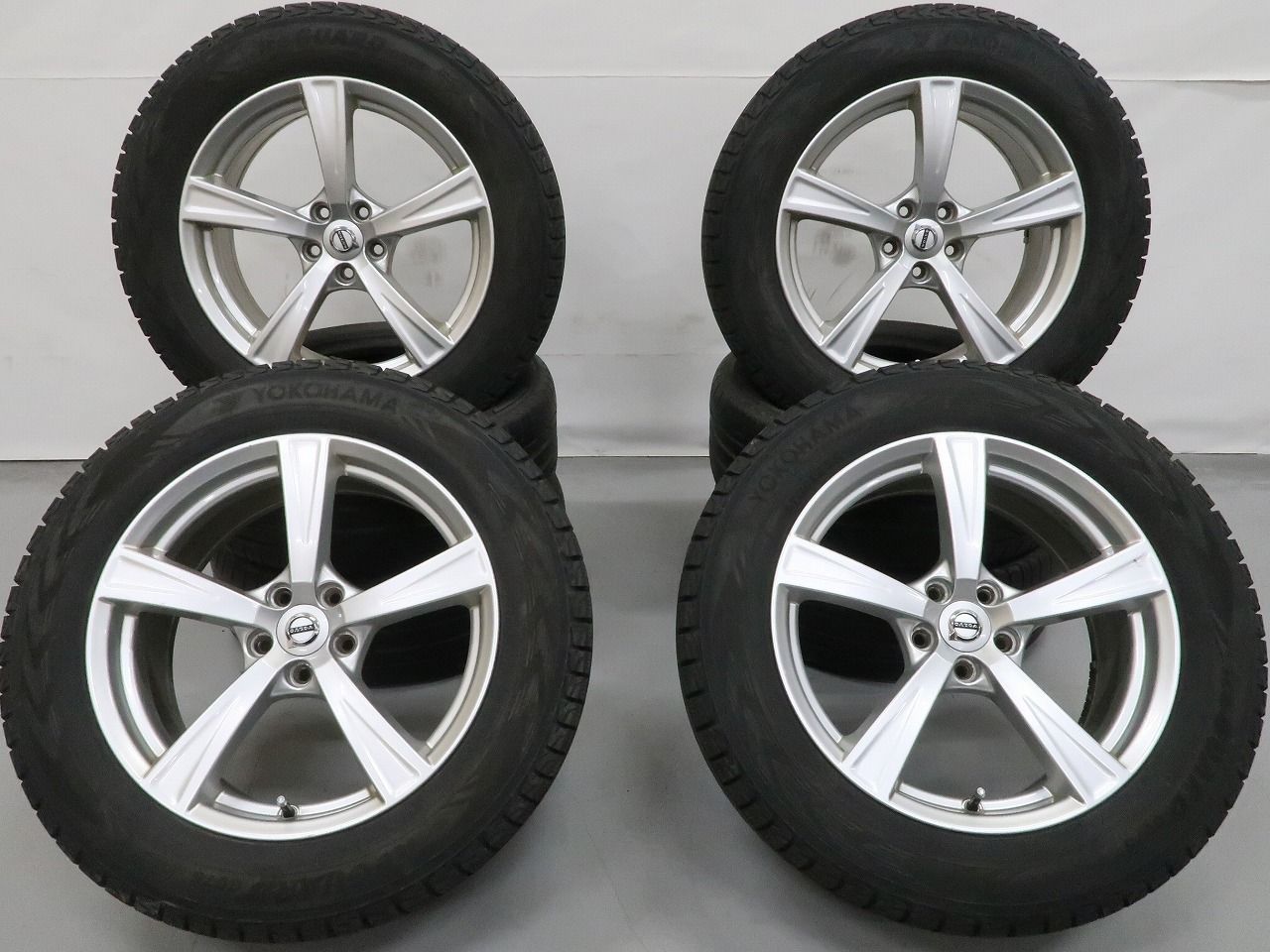 4本 ボルボ XC90 純正 18インチ ホイール 8J +42.5 5H PCD 108 スタッドレス ヨコハマ アイスガード G075 235/60R18 品番 31423515 VOLVO