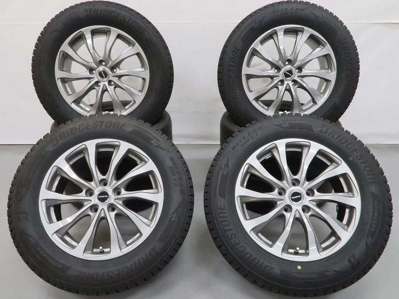 美品】 エクストレイル ハリアー RAV4 等 4本 社外 17インチ 7J+38 5H 