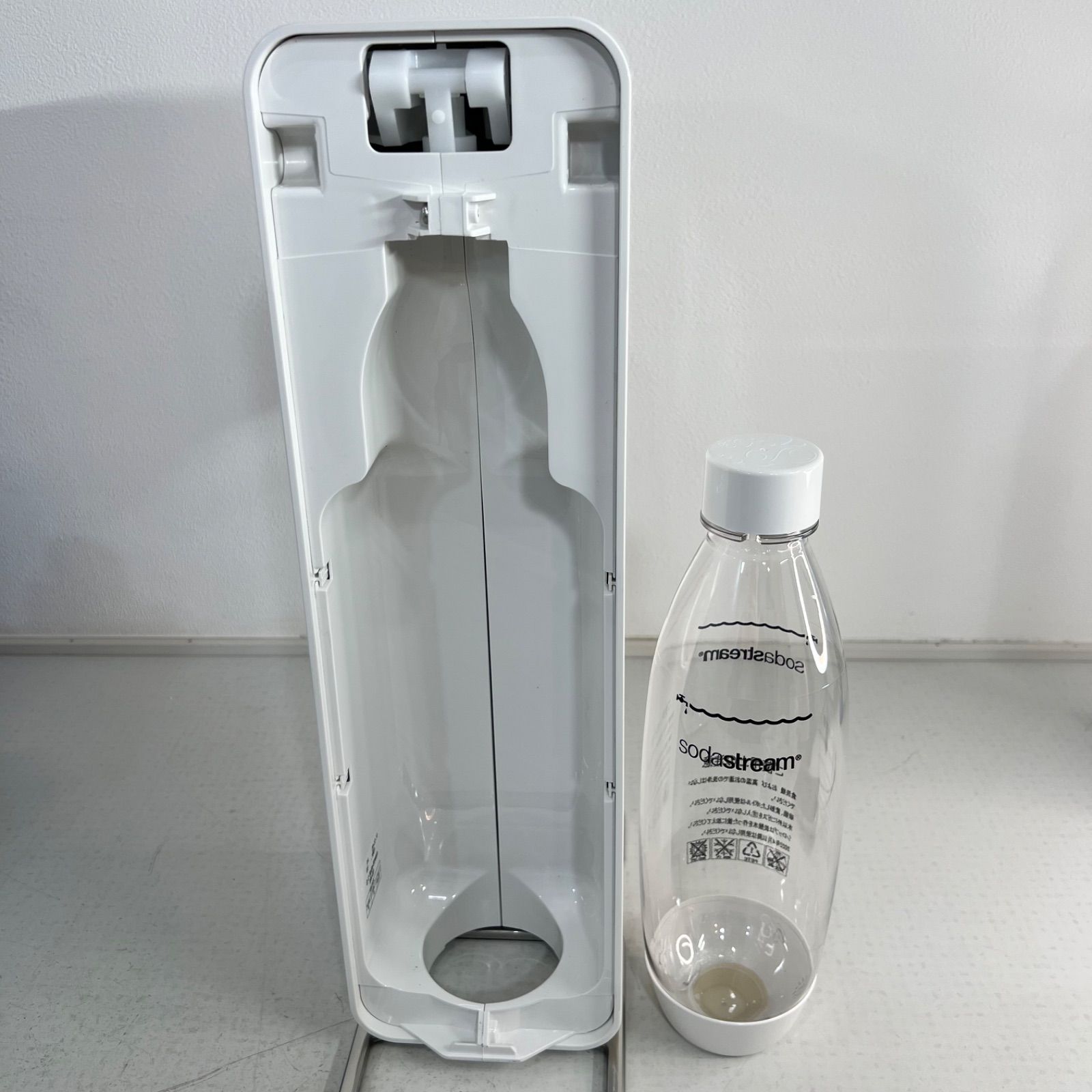 美品】SODASTREAM ソーダストリーム Source スターターキット 炭酸水 