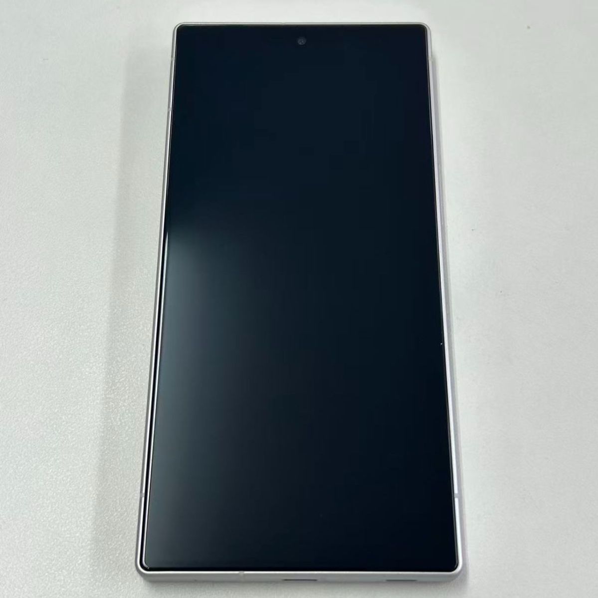 ジャンク】AQUOS R9 ホワイト 起動不可 - メルカリ